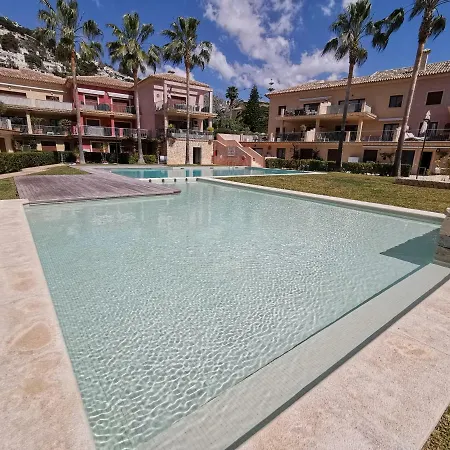 Beautiful Penthouse With 3 Pools *